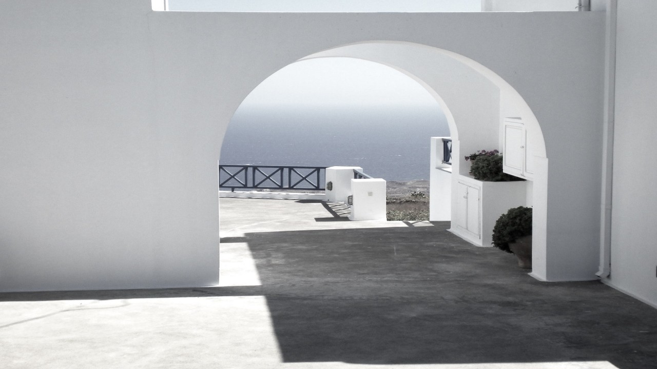 SANTORINI-BLACK--WHITE.020